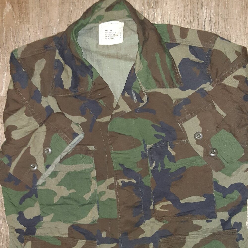 Woodland Camo Pattern * Vintage Long Sleeve, Medium Short, Coat, Combat * EUC *